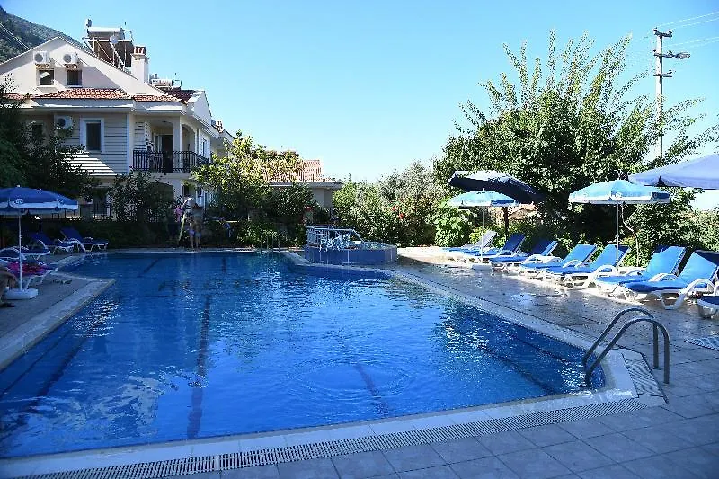 Red Rose Hotel Öludeniz 2*,