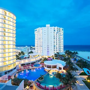 Krystal Grand Resort Cancun
